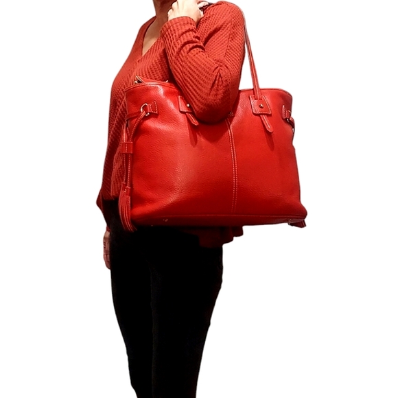 Dooney & Bourke Handbags - Dooney & Bourke Large Leather Davis Shoulder Tote Bag